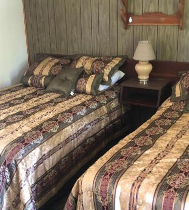 Michael Dee's Motel