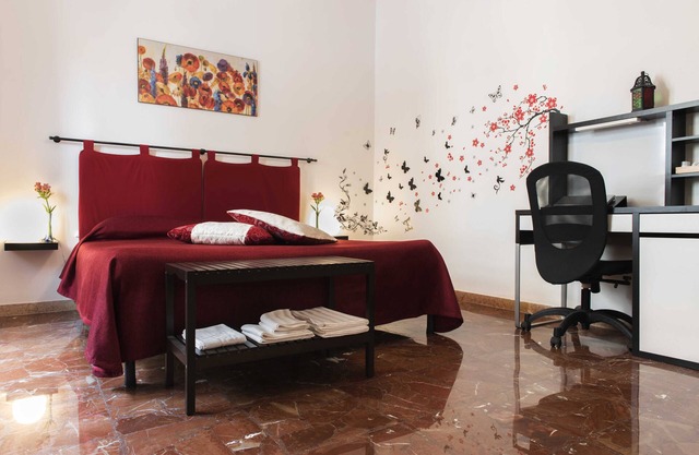 Ferienwohnung Michelangelo - Eine Oase der Ruhe in der Nähe des Hafens und des Bahnhofs
