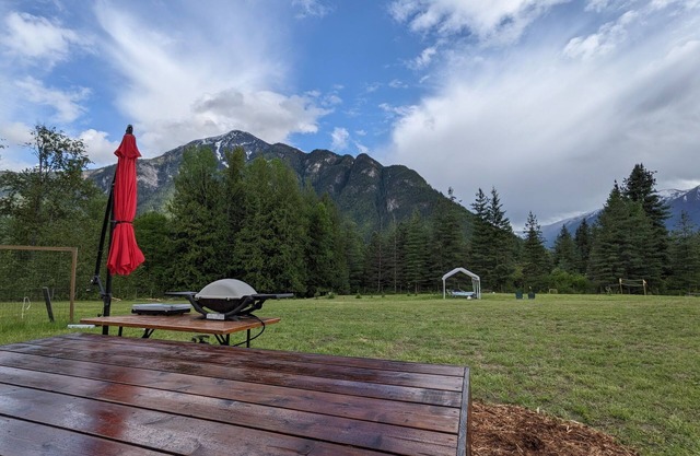 Mountain view micro cabin