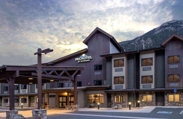 Microtel Inn & Suites by Wyndham Georgetown Lake