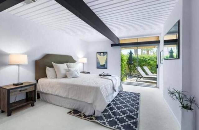 Mid-century chic! Casa de Palmas is a wonderful high end condo close to shops!