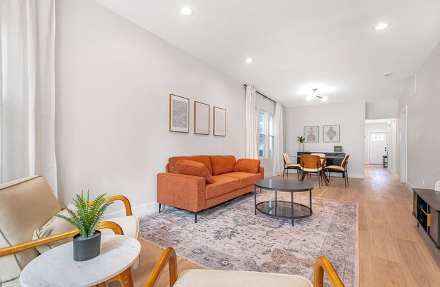 Mid-Century Gem in Avondale - 2BR - Office - Free Parking