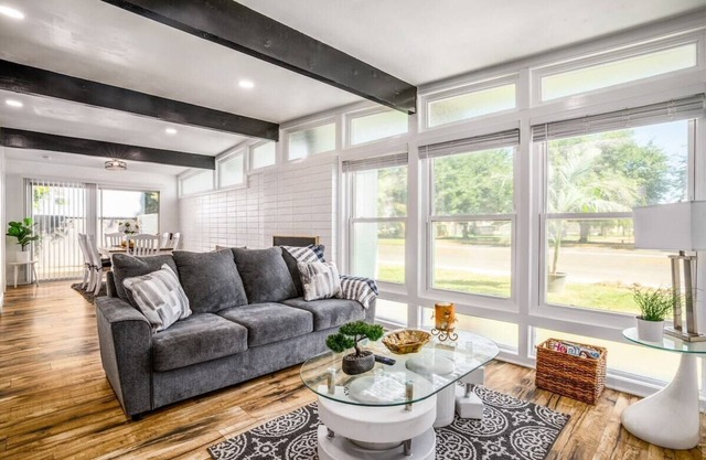 Mid-Century Home with Pool in Madera