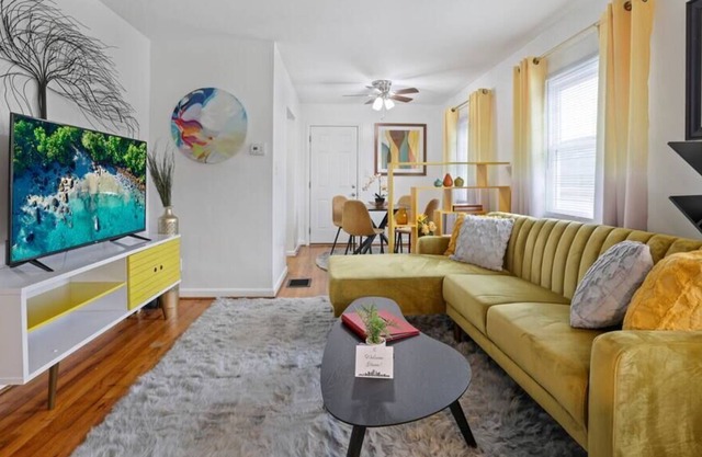 Mid-Century Masterpiece! 5 Min to Airport & Downtown!