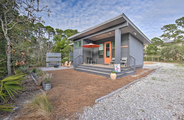 NEU! Modernes Mid-Century Beach Cottage für zwei!