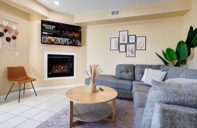 Mid Century Modern 4Bedroom Family Townhome
