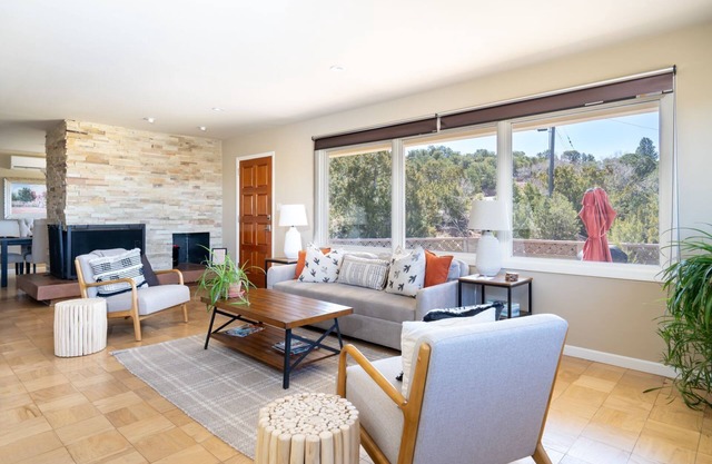 Mid-century Modern 3 min for plaza