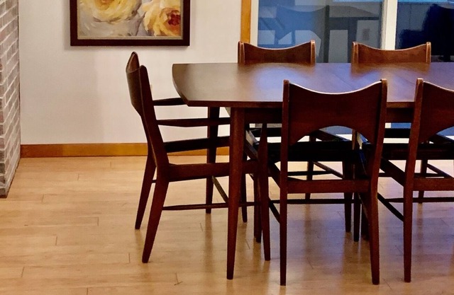 Mid Century Modern Home liegt 11 Minuten vom Netzteil entfernt