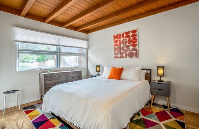Mid century Modern with central location.