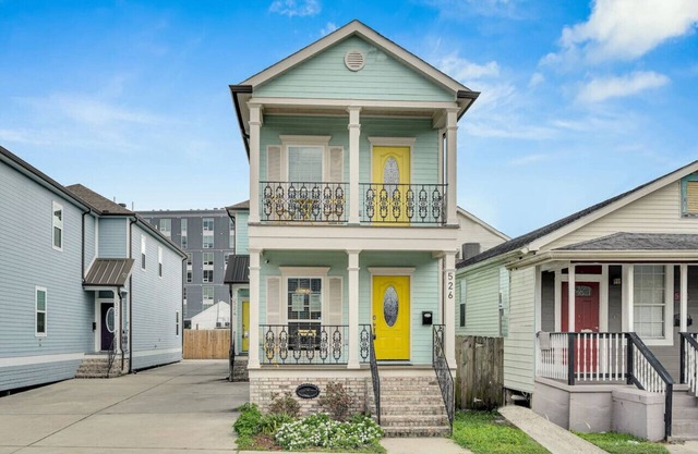 Mid-City w/Balcony - Near Superdome & Streetcars