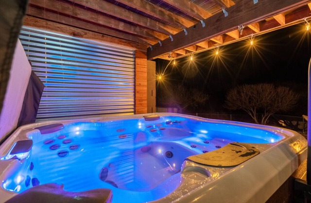 Mid Mod Home, Deck, Hot Tub, Verde Valley Views