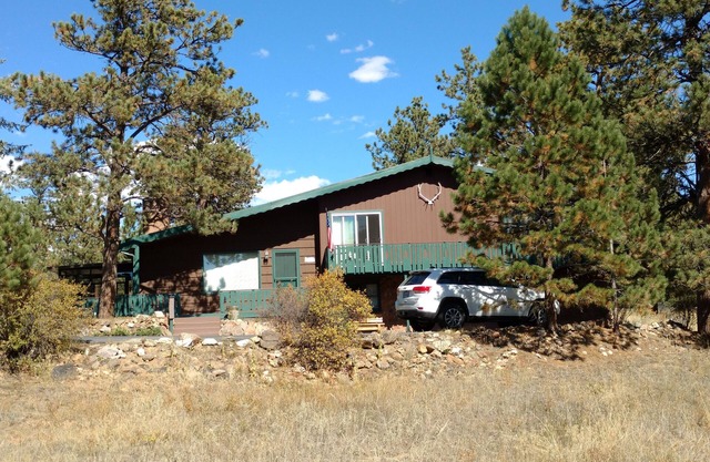 Mid-Term Rental ~30 Days Peaceful Private Home on 3/4 acre. Pines-Wildlife-Views