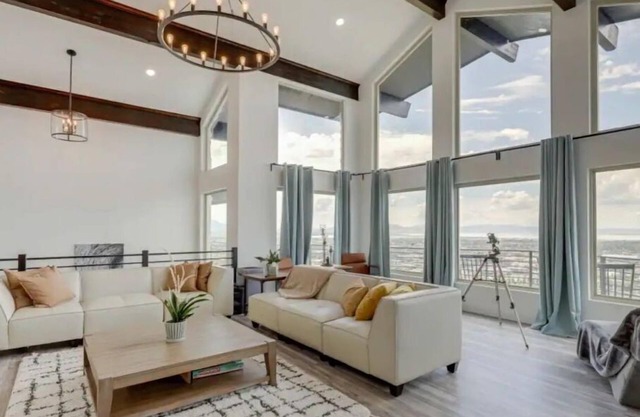 Mid Term Rental with the Finest Provo View, Indoor Basketball Court & Dry Saunan