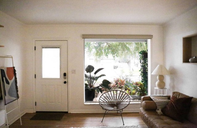 Midcentury Bungalow on Anastasia