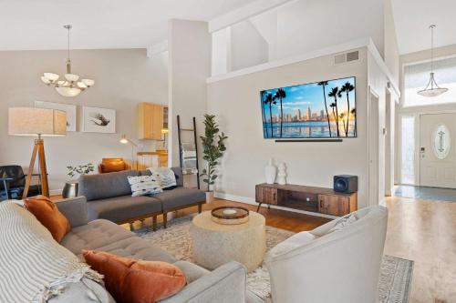 Midcentury Dream by Cardo - Jacuzzi - Firepit - Patio