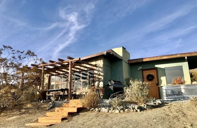 Mid-Century Gehöft mit atemberaubendem Blick zwischen Palms Springs und Joshua Tree