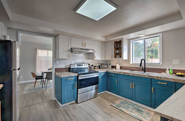 Midcentury McMansion on 1 acre lot with Palm trees view