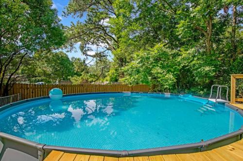 Midcentury Modern - Pool & Hot tub - Retro Retreat