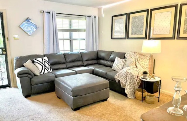 MidCity: Bocage Tuckaway