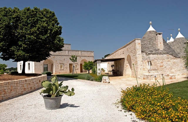 Trulli Mitte, altes Steinhaus in einem Ort der absoluten Ruhe