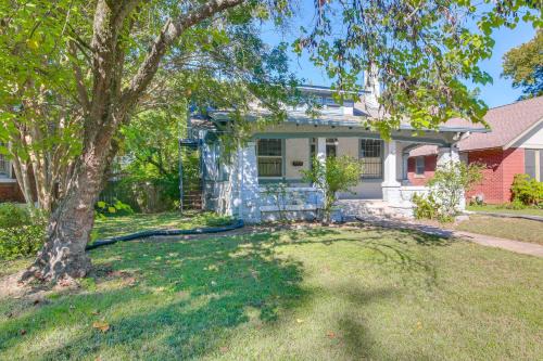 Midtown Duplex 1 Mi to Memphis Zoo and Overton Park!