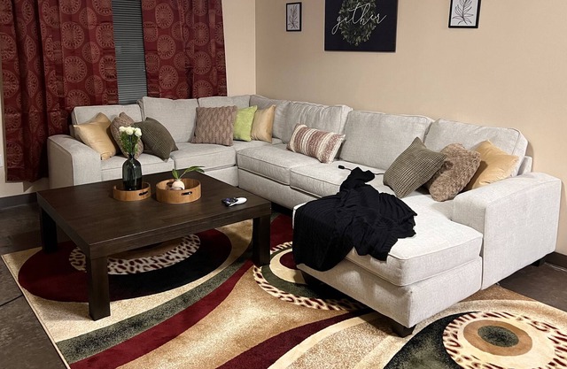 Midtown Retreat: Just 3 mins from Overton Square!