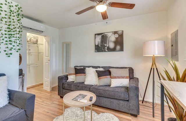 Midwest City Vacation Rental: 7 Mi to Downtown OKC
