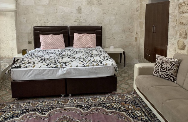 Midyat Beyaz Konak