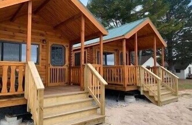 Mighty Mac Bridgeview Cabin 4