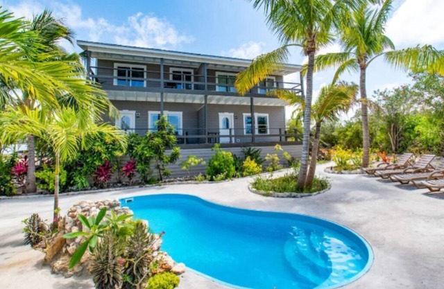 Migrate Beach Chalets #3, sleeps 7. N Palmetto Point. WiFi. AC. Pools. Paradise!