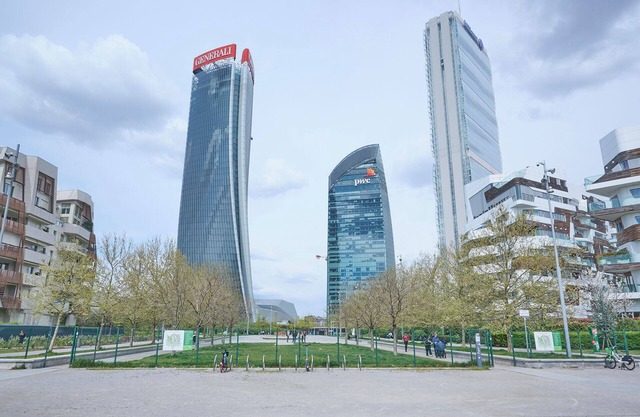 Milan Retreats City life