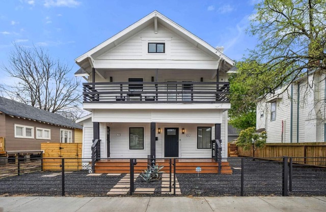 Milby Entire Home · The O'Four, Entire Luxury Duplex in East Downtown