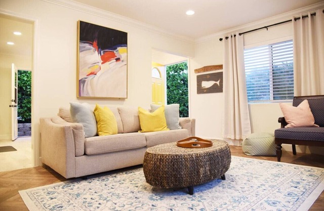 Mile to Ocean! Fully Fenced Private SoCal Cottage