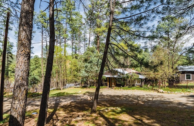 Miles Hacienda: Schön umgebautes, zentral gelegenes Ruidoso Cottage
