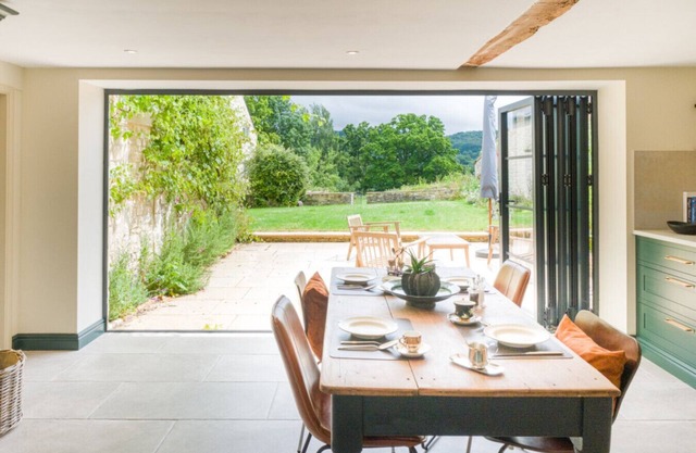 Mill House & Cottage - 2 Beautiful Homes on The Cotswold Way!