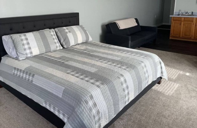 Mill House Market Suite C