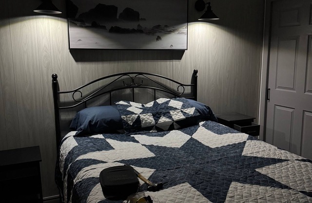 Miller Suites 2-bdrm 1.5 bath in the heart of Vernal. For a couple or family.