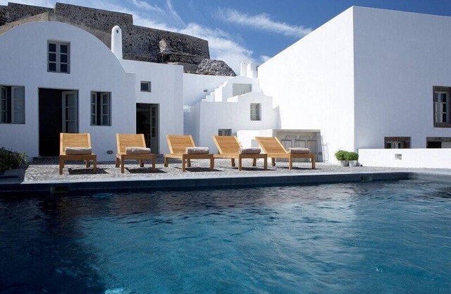 Luxurious 5-Bedroom Villa with Private Pool