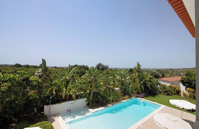 Milreu Guesthouse – Zimmer „Mar“ mit Poolblick