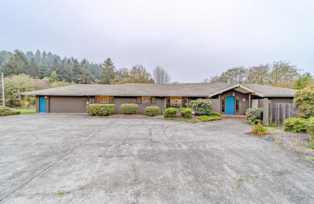 Mimi's Ranch House