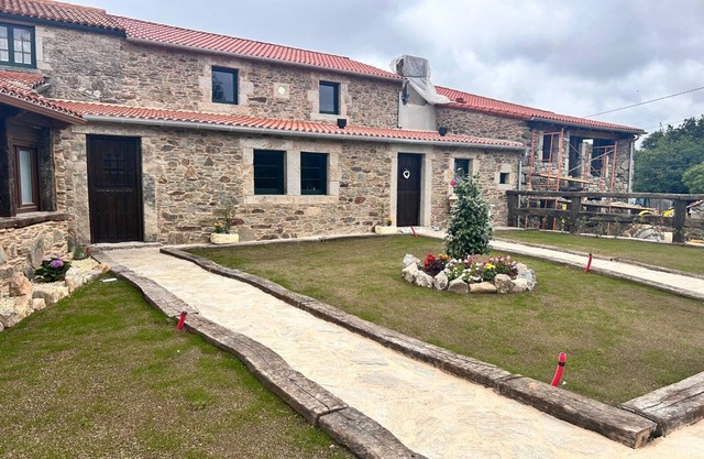 MIÑA NAI HOUSE. Suitable for families and your pet. 1 min from the Camino de Santiago