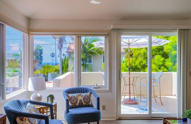 Mindful Cottage with peek Ocean Views