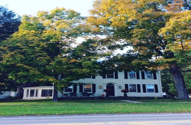 Das Miner Cottage-Historic Antique Home liegt nur wenige Schritte vom Equinox Resort entfernt