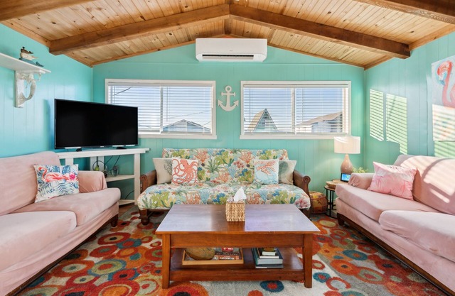 Mingo Manor (2-Bedroom Home) - Pets Allowed by RedAwning