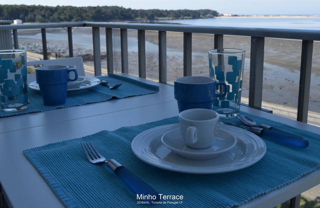 MINHO Terrasse - Marginal Weg
