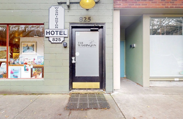 Mini-Boutique Hotel with 4 Private Suites in the heart of downtown Port Townsend