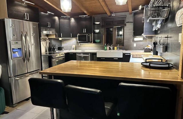 Mini Chalet INSTAGRAM @13lacksheep