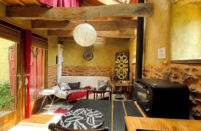Mini-Maison en Terre crue - Charm and Nature