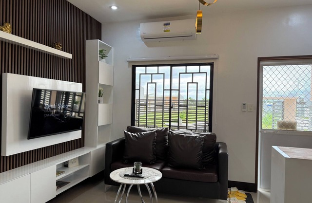 Minimalist 2-bedroom house in General Santos City with WiFi, AC
