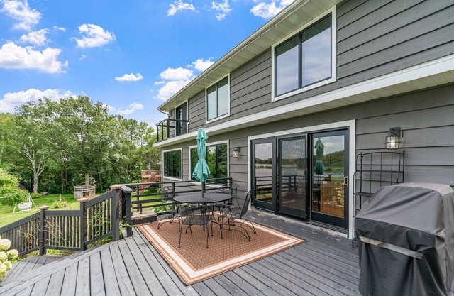 MINNeSTAY* Kichisaga Retreat Lake Home | Family